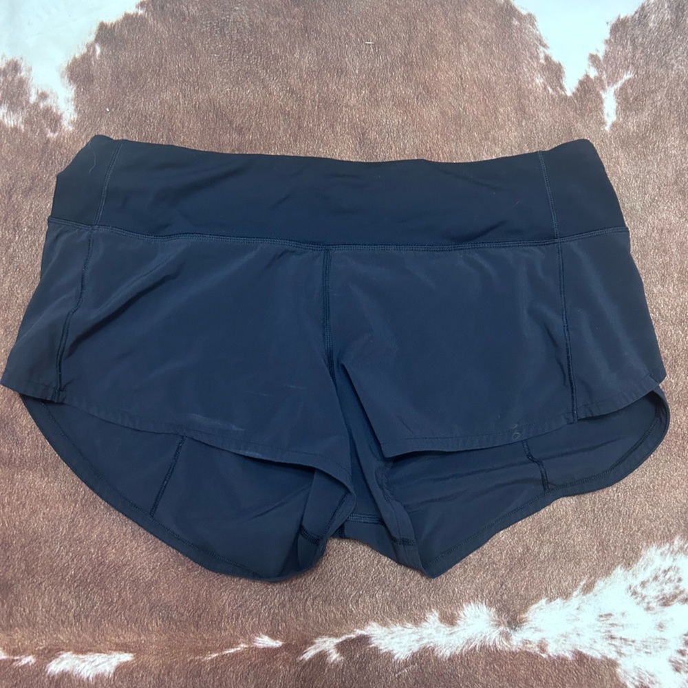 black lululemon shorts size 6